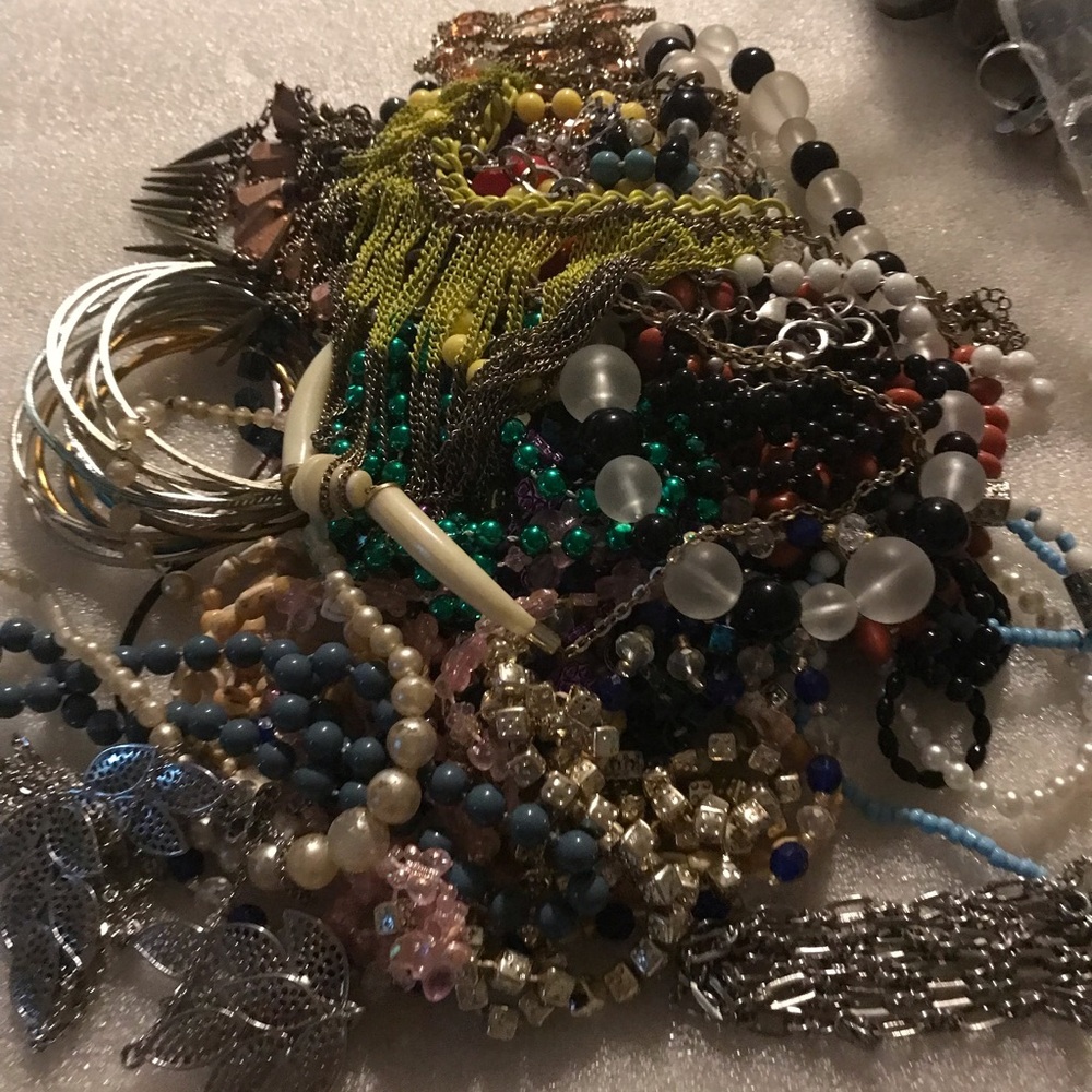 Vintage lot of necklace and bracelet